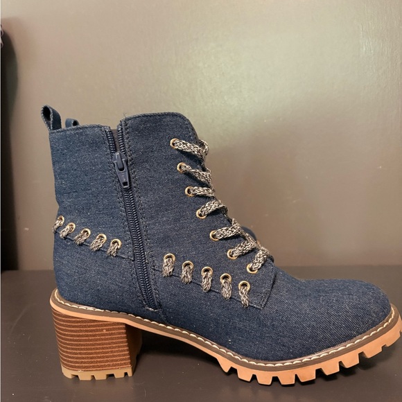 Women’s COMFORT BRAND Stylish Denim Ankle Boots SZ-10 - Picture 3 of 10